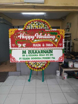 Papan Bunga di Menara Standard Chartered